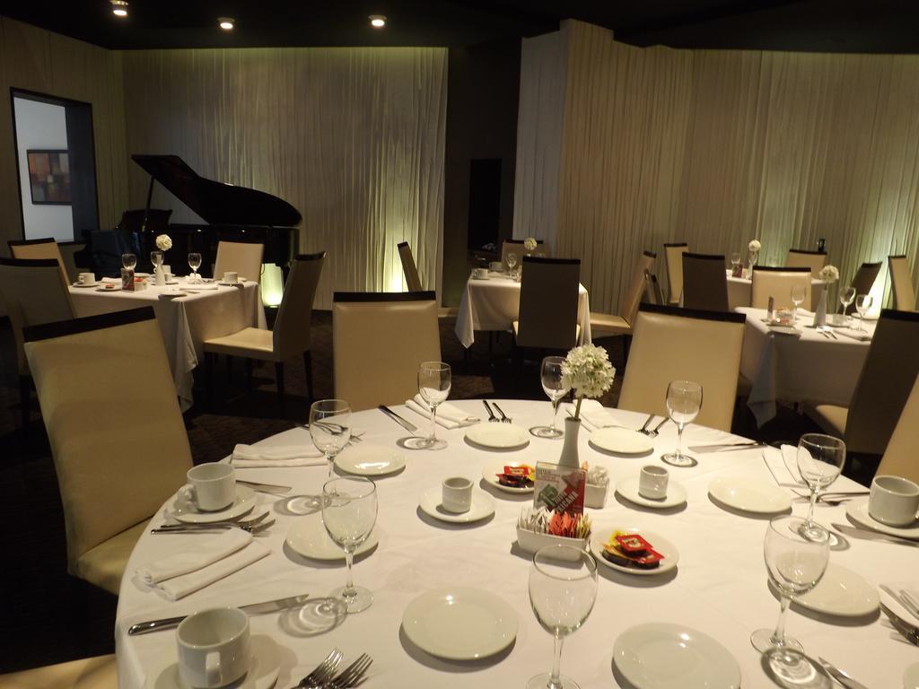 Radisson Paraiso Hotel Μεξικό Εξωτερικό φωτογραφία The interior of the restaurant
